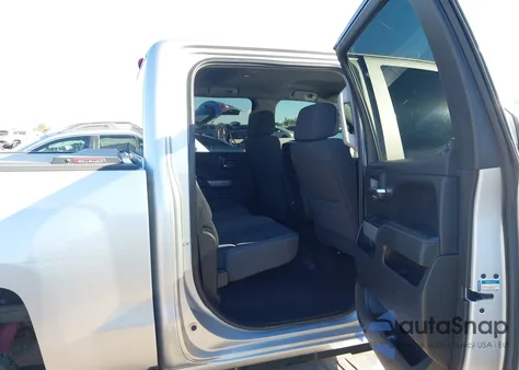 2018 Chevrolet Silverado 1500 2Lt z USA, uszkodzony, nr VIN 3GCUKREC2JG206940